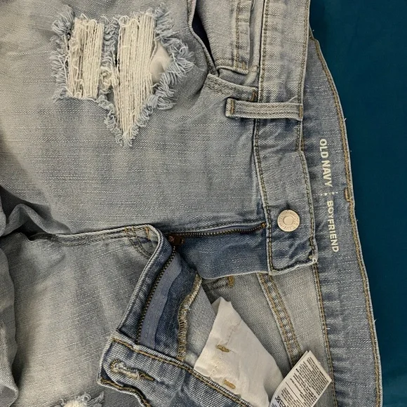 Old Navy ladies Jean shorts size 12 boyfriend ripped style - Picture 4 of 5